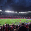 Le Camp Nou photographié de nuit en septembre 2026
