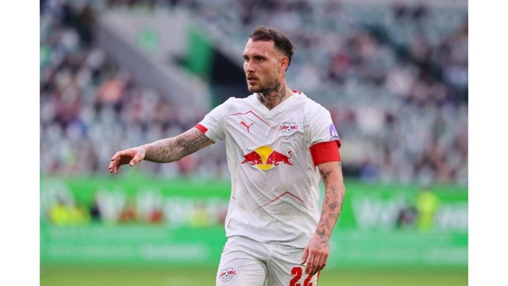 Manchester United et la Juventus surveillent David Raum