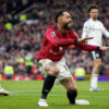 Matheus Cunha célèbre sous le maillot de Manchester United. Le Brésilien a arraché l’égalisation à Fulham à la 89e minute.
