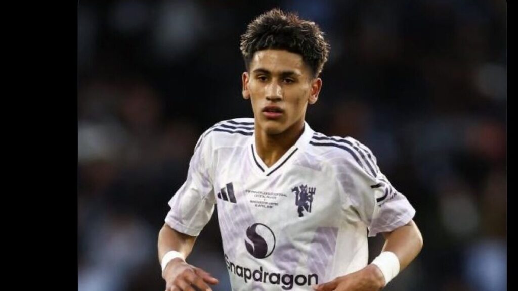 Manchester United sous le choc : JJ Gabriel, 15 ans, demande à quitter le club