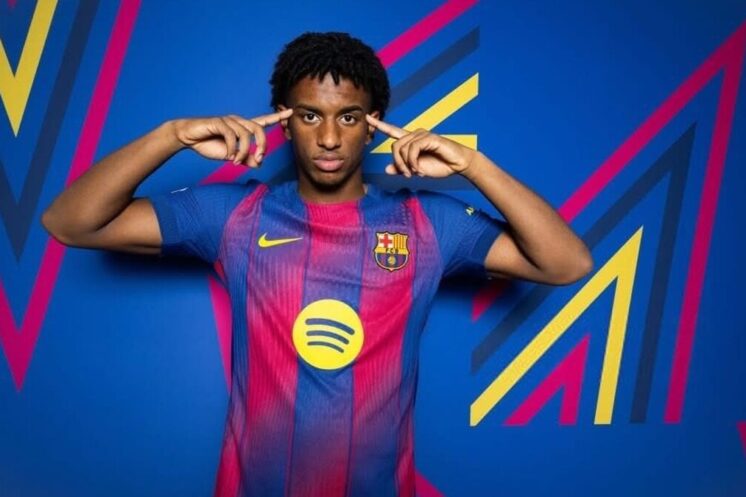 Alejandro Balde sous le maillot du FC Barcelone.