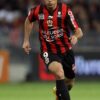Hatem Ben Arfa avec le maillot de l’OGC Nice