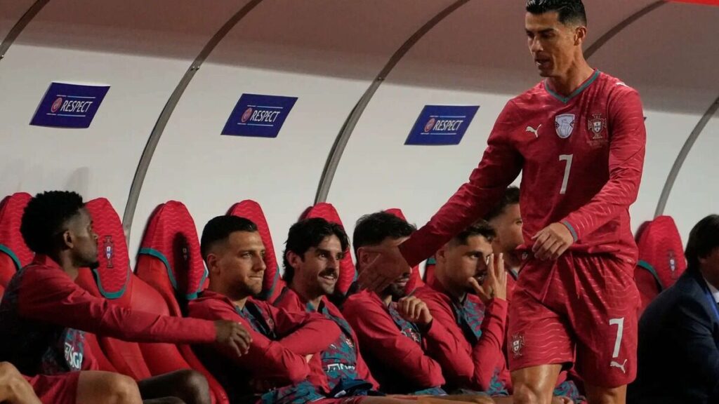 Portugal : Ronaldo ne rejoint pas ses coéquipiers après le match, Jorge Jesus veut lui parler