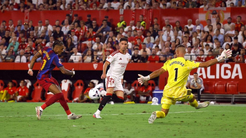 Raphinha frappe encore un triplé : 12 buts en seulement sept journées de Liga