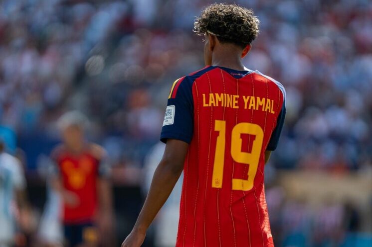 Lamine Yamal sous le maillot de l’Espagne pendant la Coupe du monde 2026