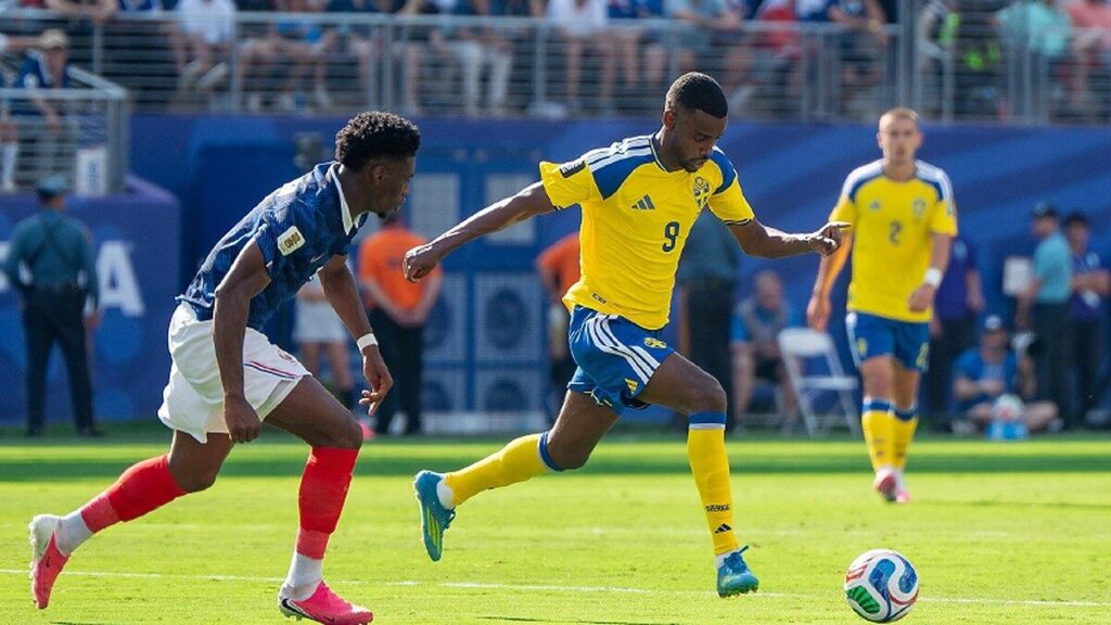 Suède 2-1 Roumanie : Isak et Gyökeres lancent les Scandinaves