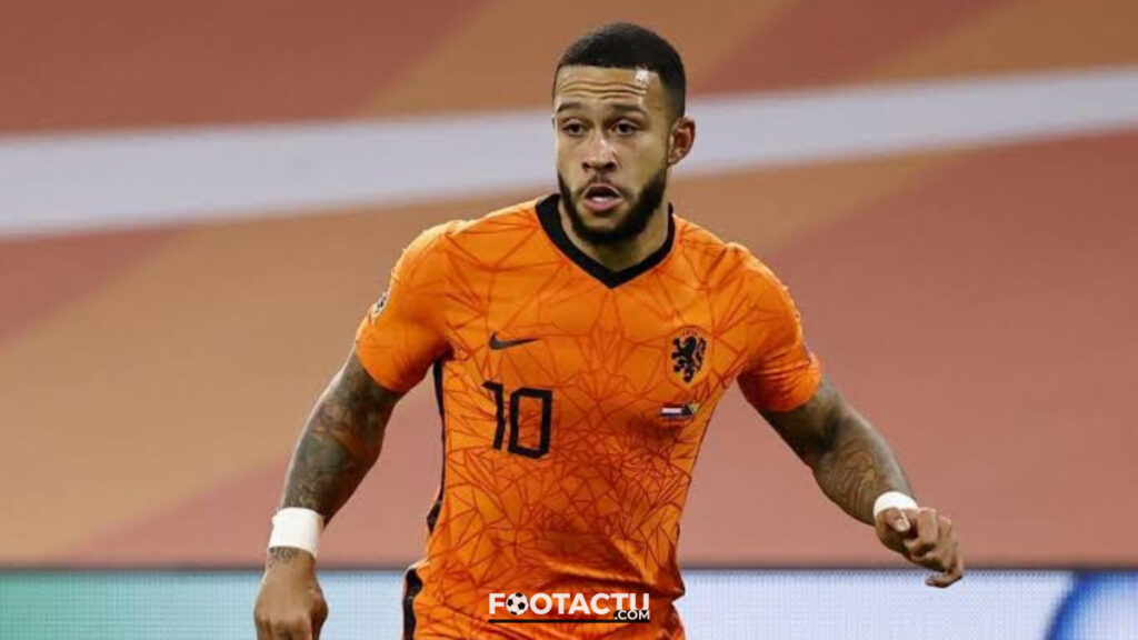 Pays-Bas : Xavi écarte Memphis Depay dès sa première liste