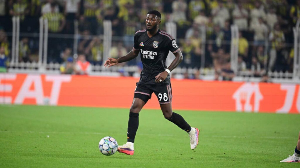 Maitland-Niles quitte Lyon pour Everton