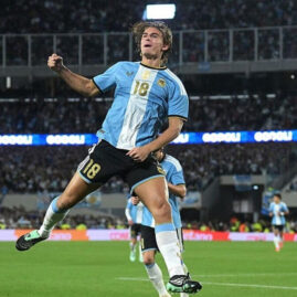 Nico Paz célèbre avec la sélection argentine, photographie d’archive.