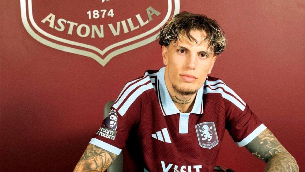 Alejandro Garnacho sous le maillot d’Aston Villa, photographie d’archive