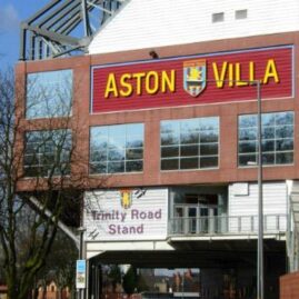 Vue extérieure de Villa Park, stade d’Aston Villa