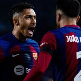 Deux joueurs du FC Barcelone pendant une rencontre.
