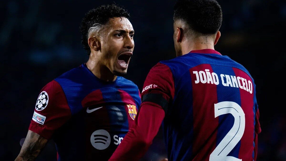 Deux joueurs du FC Barcelone pendant une rencontre.