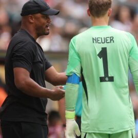 Vincent kompany avec un joueur du bayern