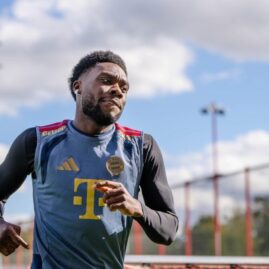 Un joueur du bayern munich avant le match contre leipzig