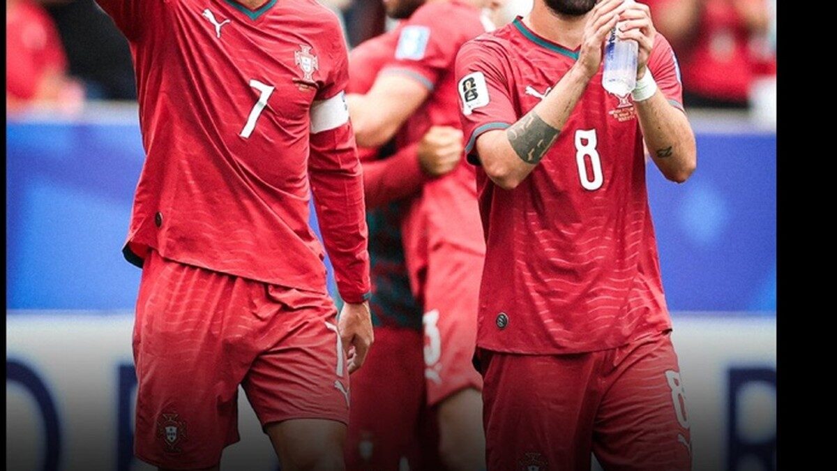 Cristiano Ronaldo et Bruno Fernandes avec la sélection du Portugal.