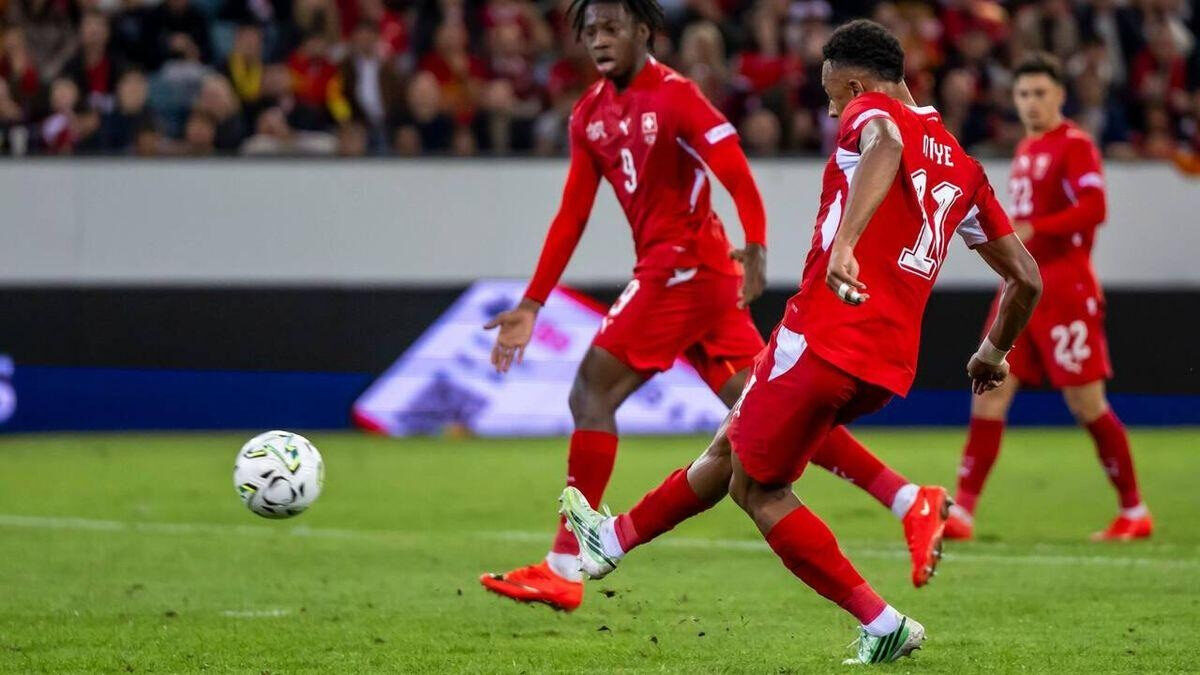 Des joueurs suisses célèbrent leur victoire contre la Macédoine du Nord.