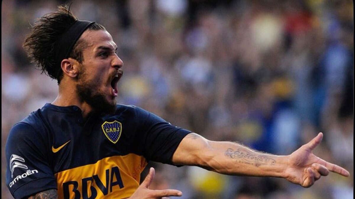 Daniel Osvaldo célébrant sous le maillot de Boca Juniors
