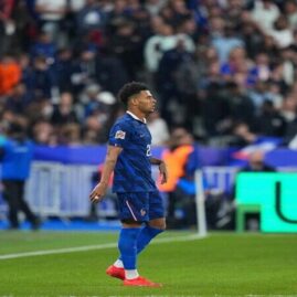 Désiré Doué sous le maillot de l’équipe de France en 2026