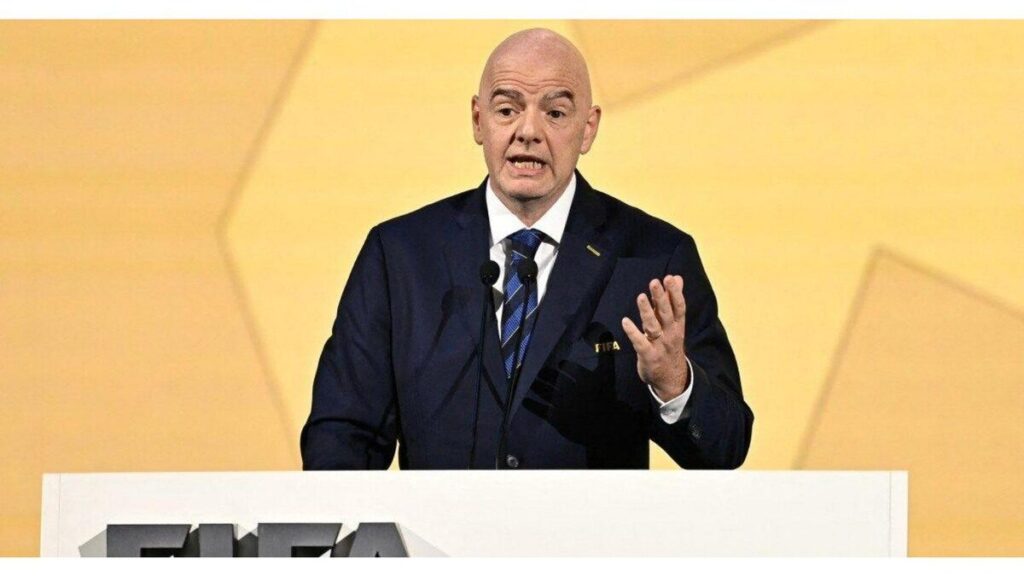 FIFA : la Suisse retire son soutien à Infantino et fragilise sa campagne de réélection