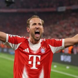 Harry Kane célèbre sous le maillot du Bayern Munich.