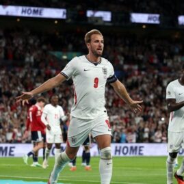 Harry Kane célèbre un but avec l’Angleterre à Wembley