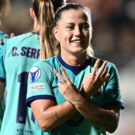 Joueuses du FC Barcelone après un but contre la Roma en Ligue des champions féminine