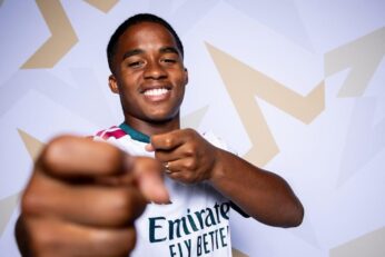 Endrick assis sur le banc du Real Madrid