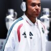 Kylian Mbappé en tenue du Real Madrid