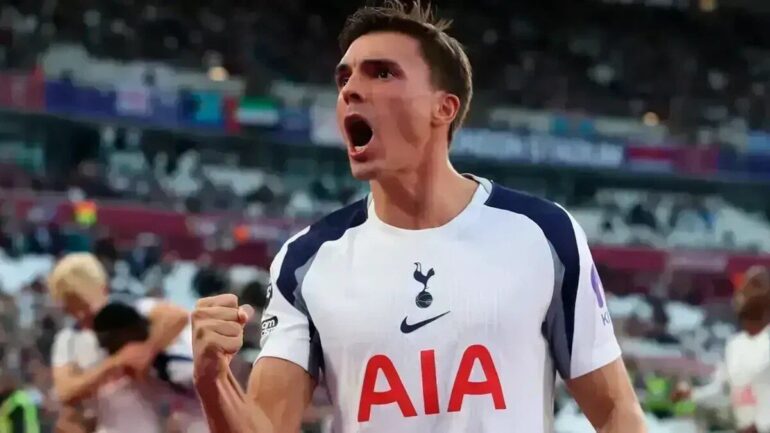 Tottenham : Micky van de Ven revient de sélection avec une alerte physique