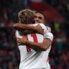 Trent Alexander-Arnold et Anthony Gordon célèbrent ensemble avec l’Angleterre contre la Tchéquie